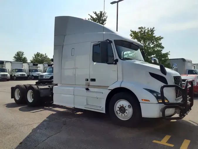 2020 VOLVO VNR64T-640