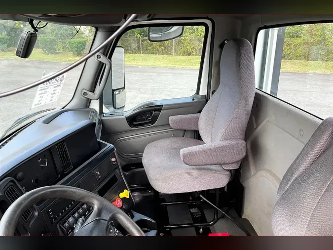 2021 INT LT625 6x4a43b03e90deca16b934cdfe6a41ecae3