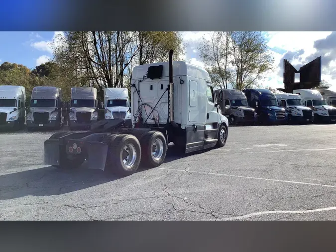 2021 Freightliner Cascadia 126a43b50d16ca1494b31438828efeb9433