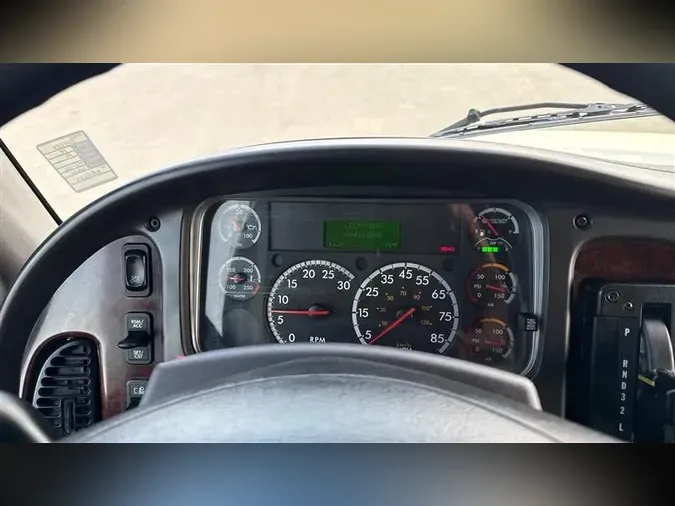 2019 FREIGHTLINER M2-106