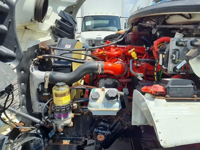 2019 FREIGHTLINER M2 106