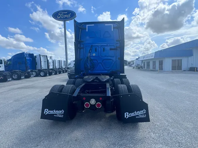 2020 FREIGHTLINER CASCADIA 126