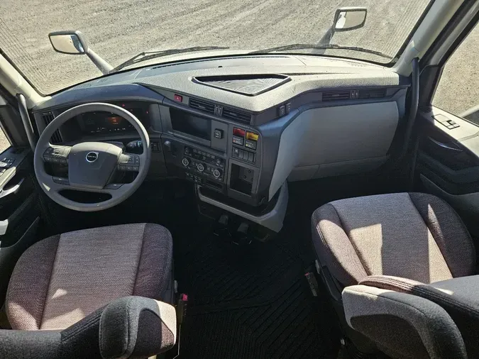 2026 VOLVO VNL64T860