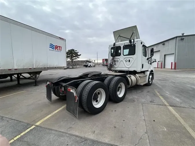 2020 FREIGHTLINER/MERCEDES NEW CASCADIA PX12664
