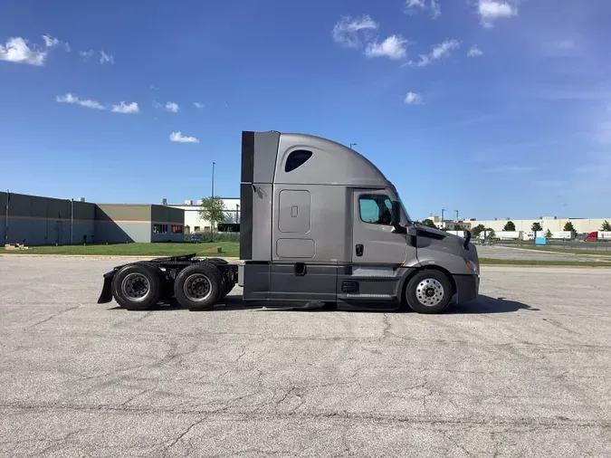 2024 Freightliner Cascadia 126