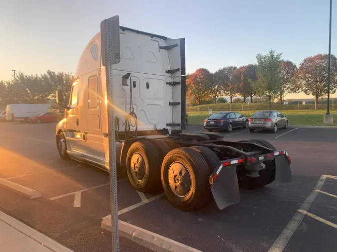 2020 Freightliner Cascadia