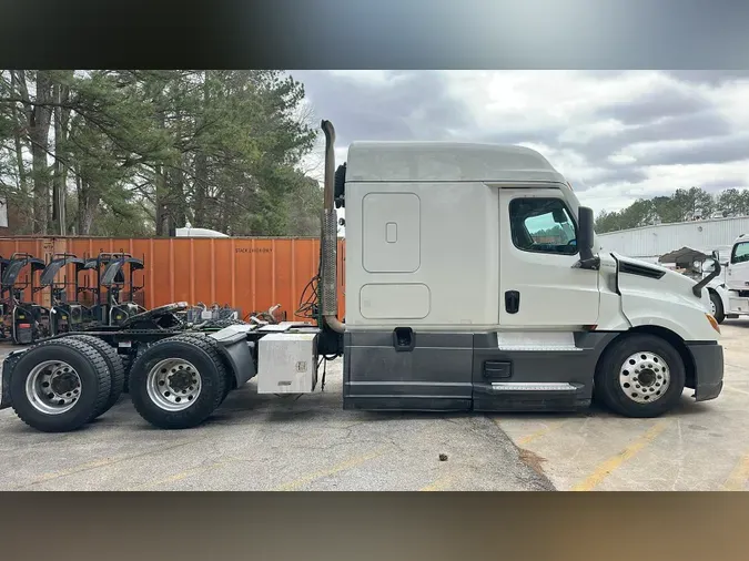 2021 Freightliner Cascadia 126