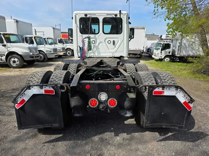 2018 FREIGHTLINER/MERCEDES CASCADIA 125