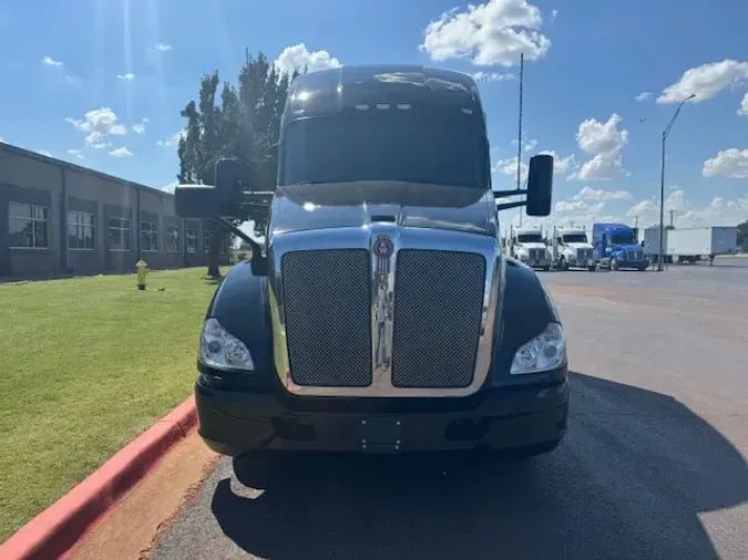 2021 KENWORTH T680