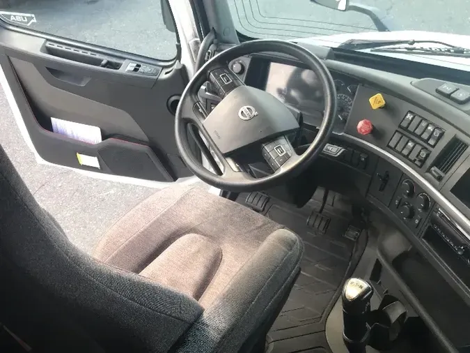 2019 Volvo VNL64760