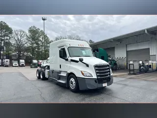 2021 Freightliner Cascadia 126