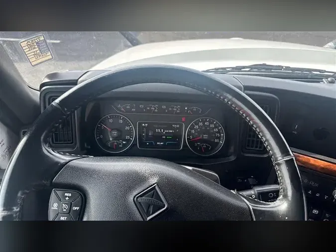 2021 INTERNATIONAL LT