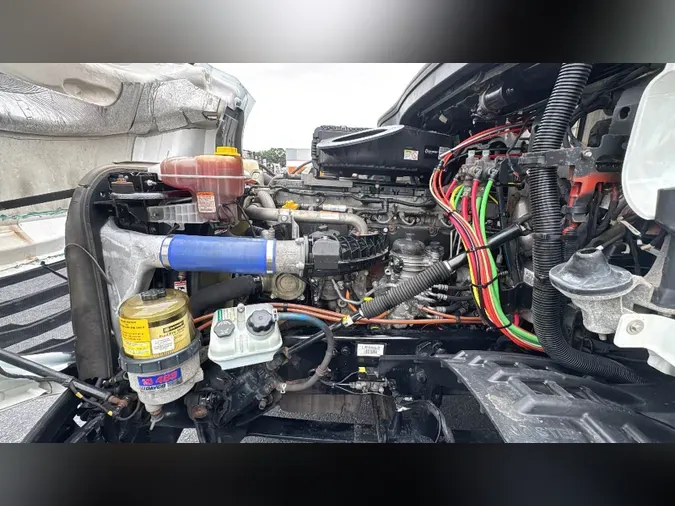 2020 Freightliner Cascadia 126