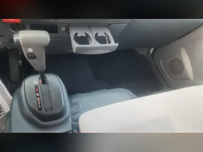 2020 ISUZU NPR-XD