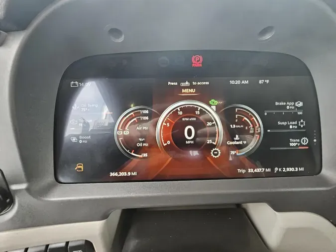 2023 PETERBILT 567