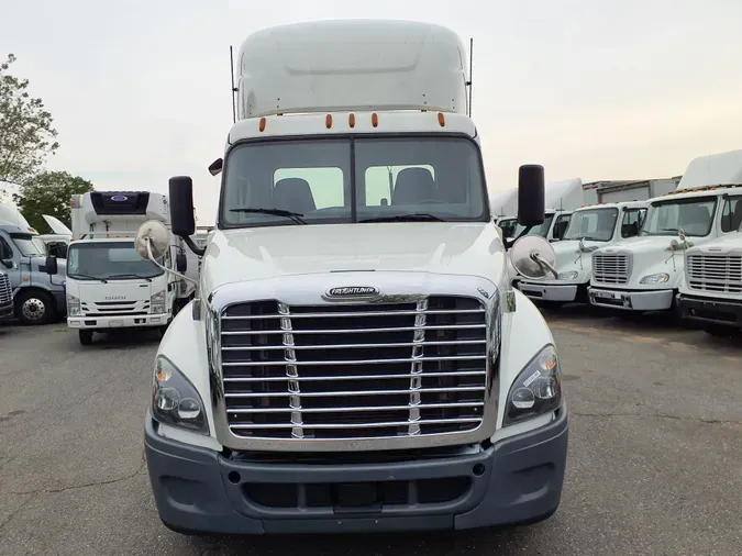 2019 FREIGHTLINER/MERCEDES CASCADIA 125