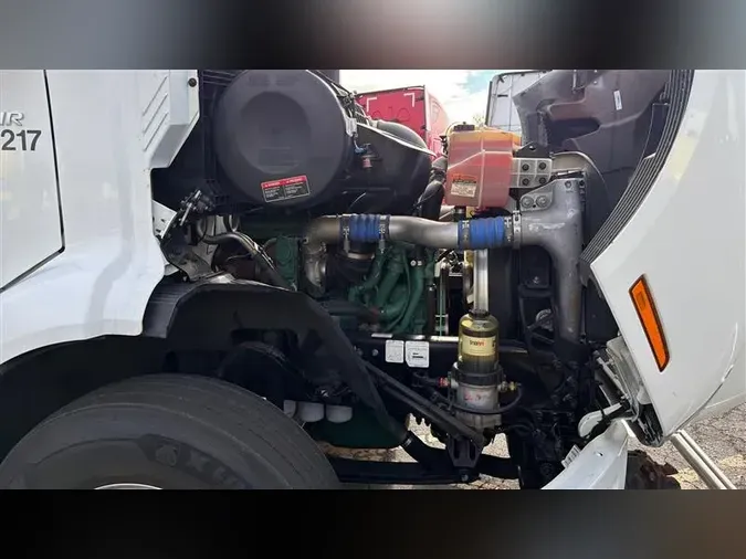 2023 VOLVO VNR300a468f0d322b6faefdb3eed29fcfa5c23