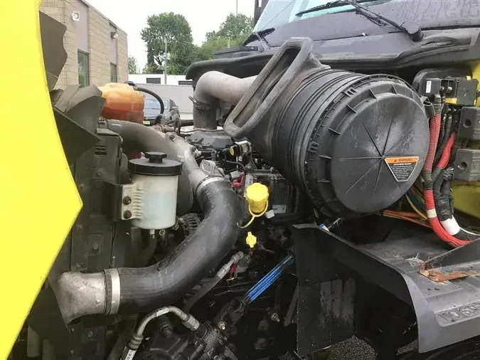 2019 INTERNATIONAL RH613