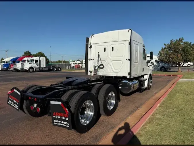 2020 FREIGHTLINER CA126