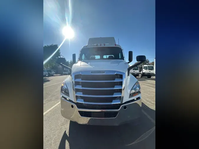 2020 FREIGHTLINER/MERCEDES NEW CASCADIA 116