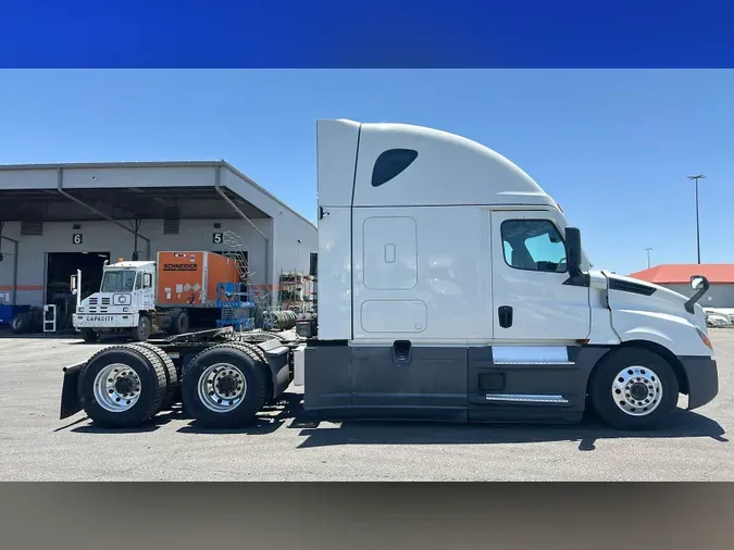 2022 Freightliner Cascadia 126
