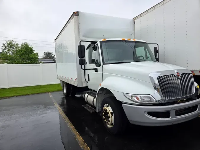 2019 NAVISTAR INTERNATIONAL 4300 LP