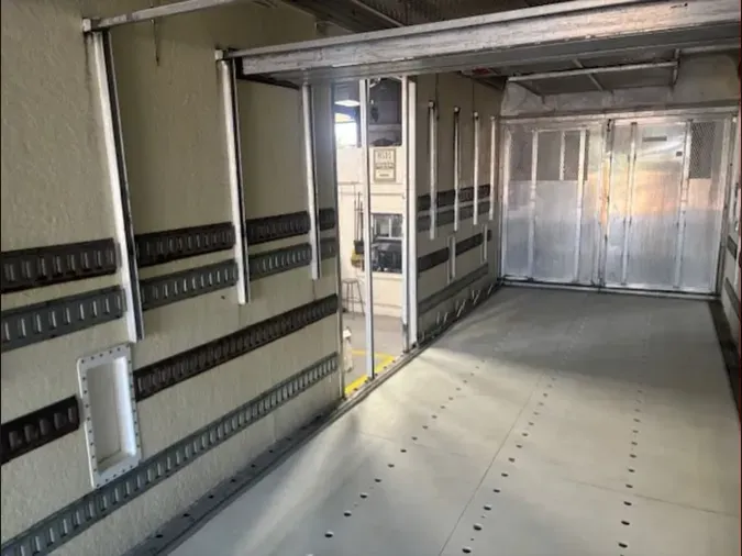 2015 SMITHWAY TRAILERS 48' CHICK