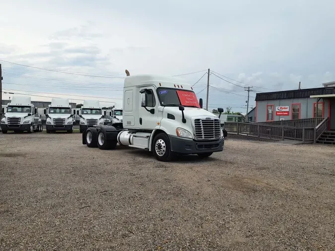 2020 FREIGHTLINER CASCADIA 113