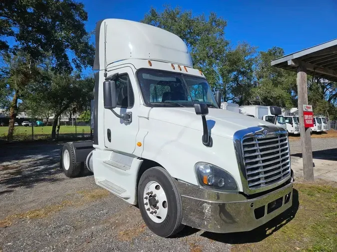 2016 FREIGHTLINER/MERCEDES CASCADIA 125