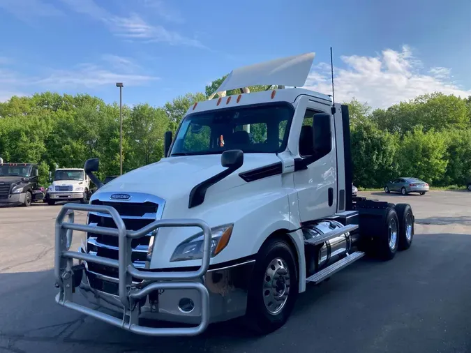 2021 Freightliner New Cascadia