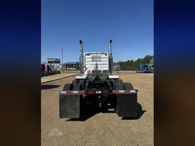 2022 PETERBILT 389