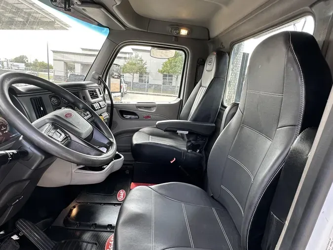 2022 Peterbilt 567