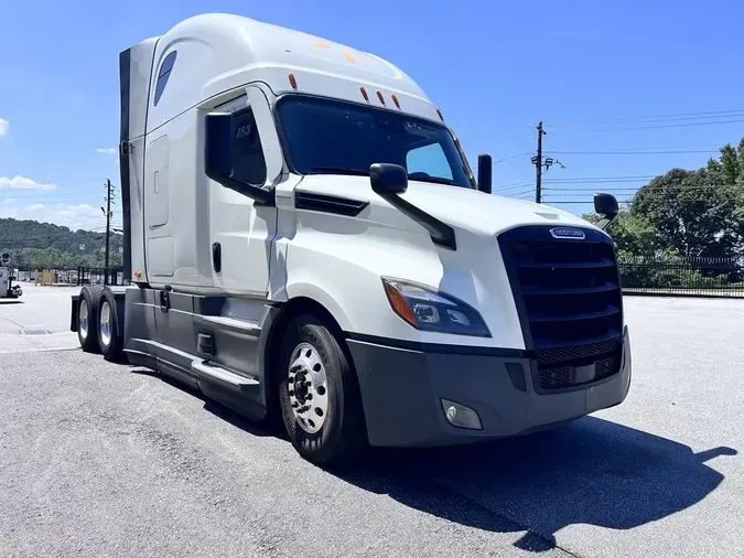 2020 Freightliner Cascadia