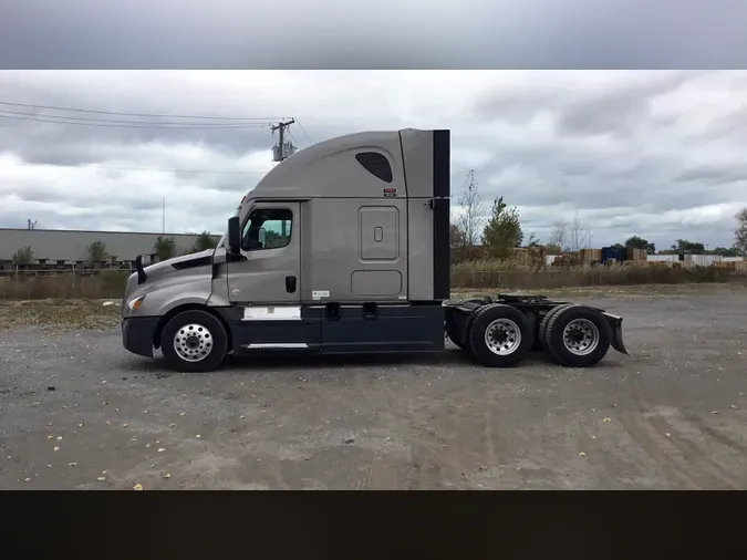 2021 Freightliner Cascadia 126
