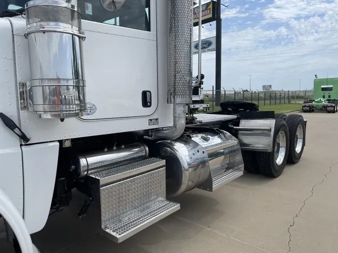 2018 Peterbilt 389