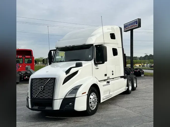 2020 VOLVO VNL64T760