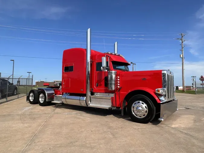 2022 Peterbilt 389