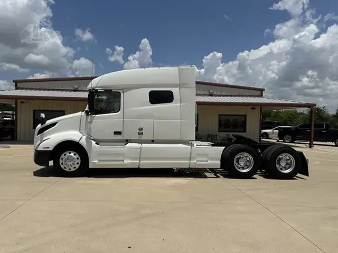 2021 VOLVO VNL64T740