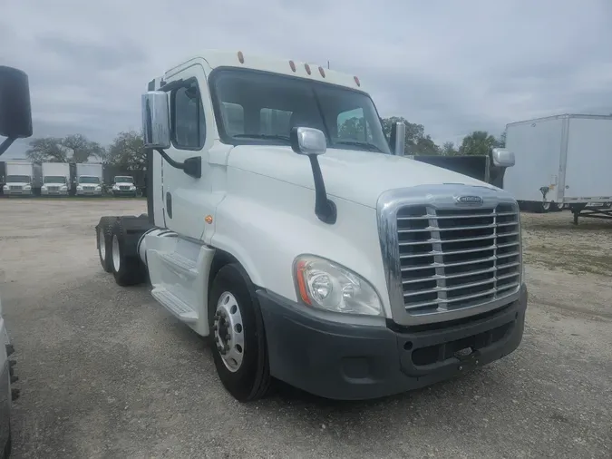 2018 FREIGHTLINER/MERCEDES CASCADIA 125