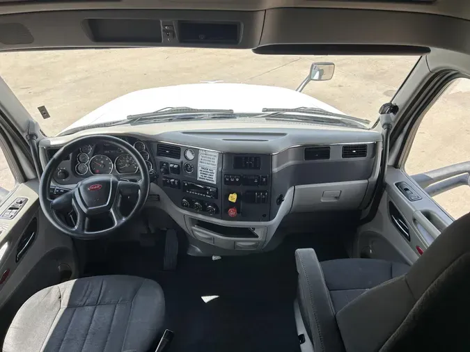 2022 Peterbilt 579