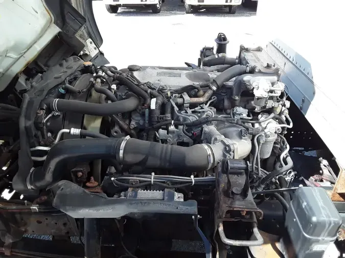 2019 ISUZU NQR
