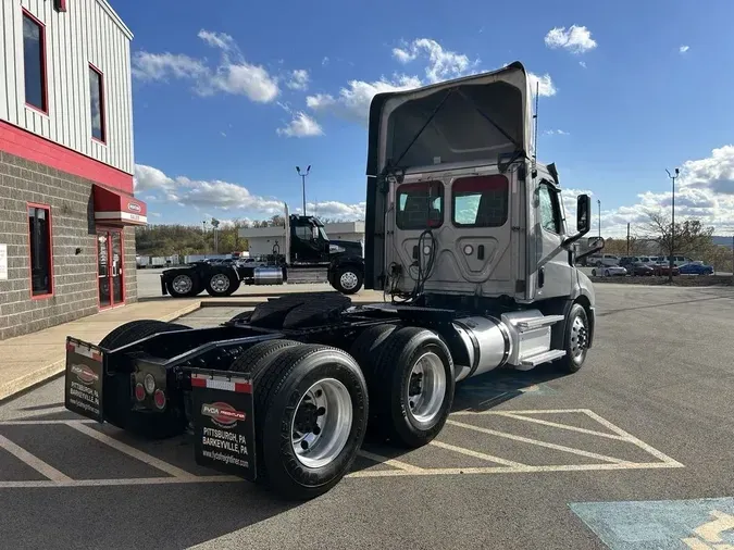 2022 Freightliner Cascadia 116