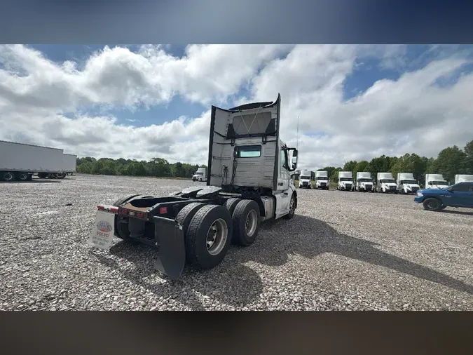 2020 Volvo VNL300