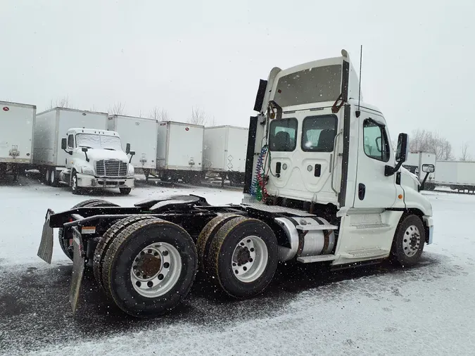 2017 FREIGHTLINER/MERCEDES CASCADIA 125