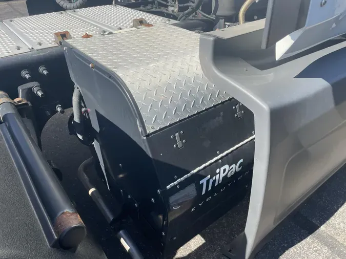 2021 International LT625a488fb0def3e5bb639384a204d220939