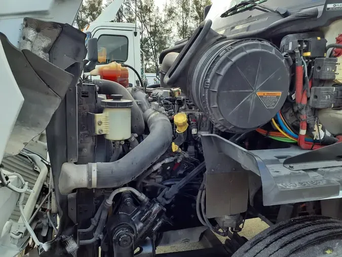 2019 NAVISTAR INTERNATIONAL RH613 DAYCAB S/A