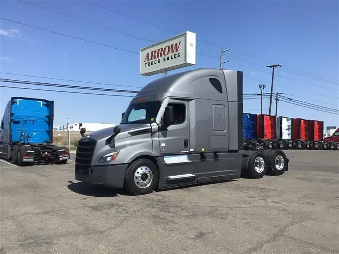 2022 FREIGHTLINER CA126