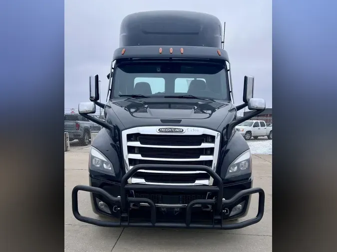 2023 FREIGHTLINER CASCADIA 116