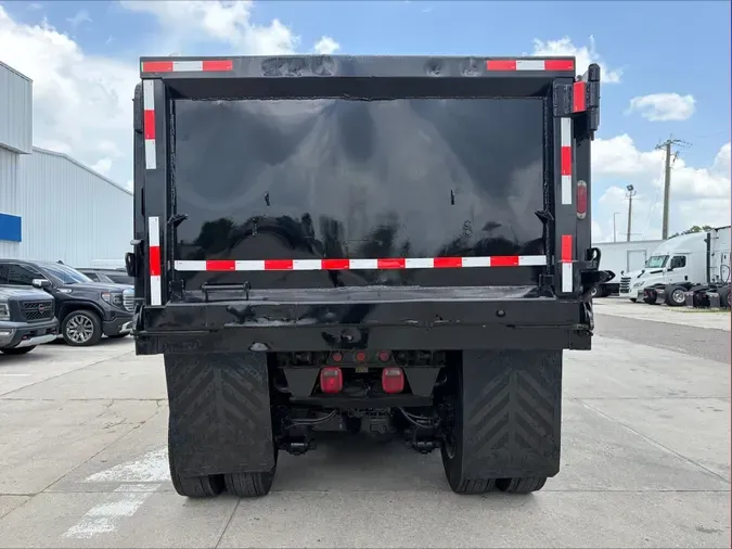 2018 Mack GU (Granite)