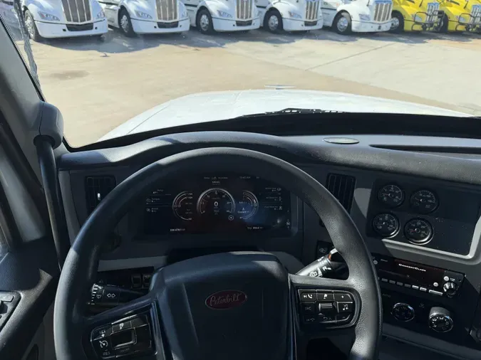 2023 Peterbilt 567